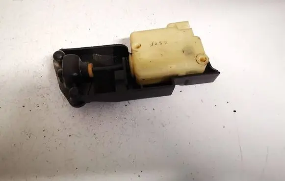 Volvo V70 Central locking motor 9483311
