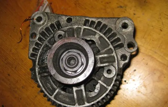 Volkswagen Golf III Generator/alternator