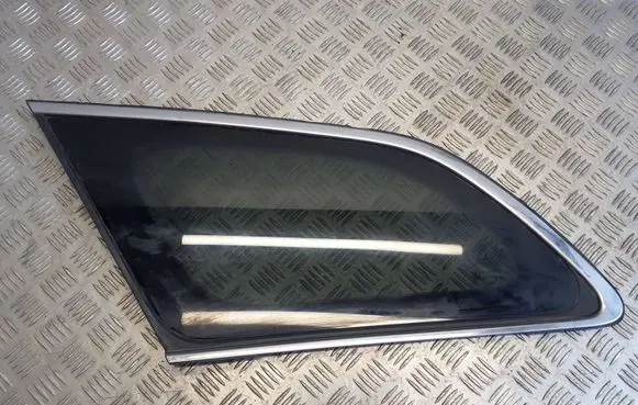 Toyota Avensis T270 Rear side window