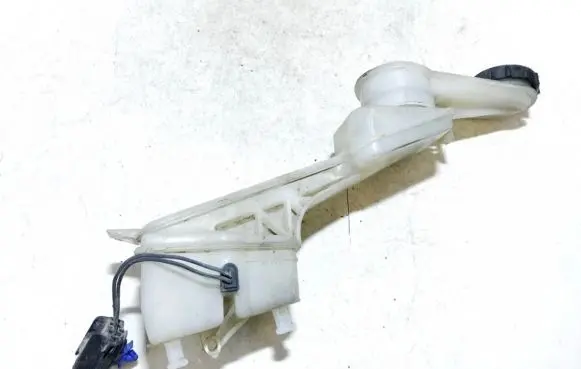 Mazda Premacy Brake fluid reservoir 