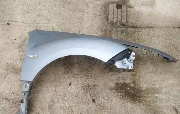 Mazda 6 Fender melynas