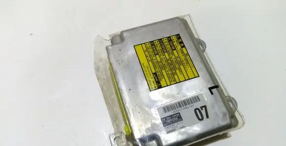 Toyota Land Cruiser (J120) Airbag control unit/module 8917060120 1523006171