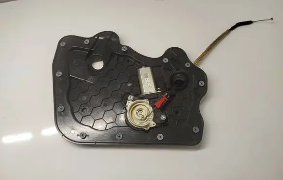 Audi A8 S8 D4 4H Front door soft close latching motor 4H0837916 4F0837060