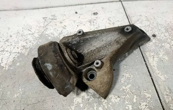 Skoda Superb B5 (3U) Gearbox mounting bracket 8D0399113AT