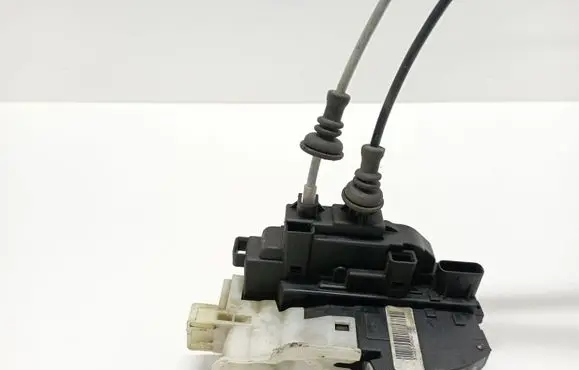 Hyundai Santa Fe Front door lock 813203K040