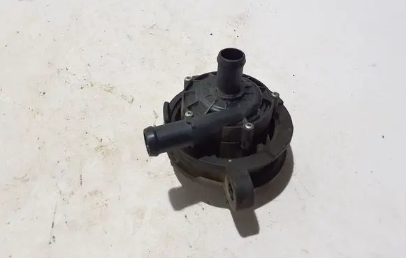 Volvo C40 Electric auxiliary coolant/water pump 32339645