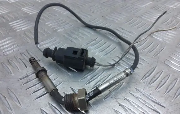 Audi A8 S8 D3 4E Exhaust gas temperature sensor 057906088A