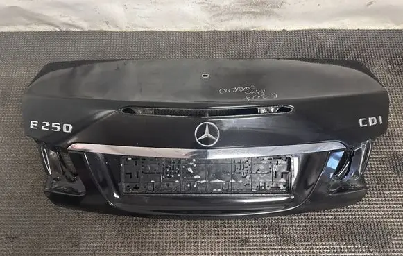 Mercedes-Benz E A207 Tailgate/trunk/boot lid 197