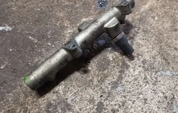 Fuel main line pipe