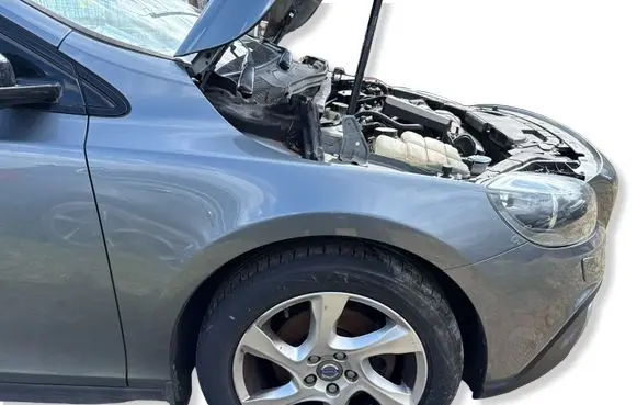 Volvo V40 Cross country Fender 