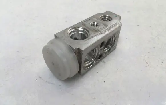 Air conditioning (A/C) expansion valve
