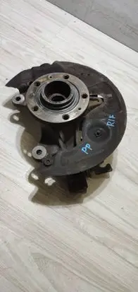 Front wheel hub