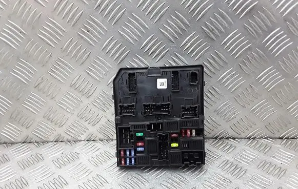 Nissan X-Trail T32 Fuse module 284b74ce0a