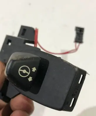 BMW 5 E60 E61 Steering wheel adjustment switch 03206060 676786