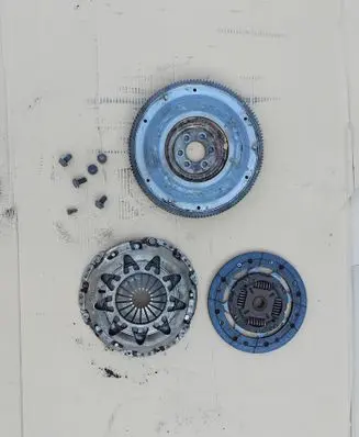 Volkswagen Touran I Clutch set kit 030105271L 122029910