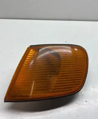 Audi A6 S6 C4 4A Front indicator light 137983