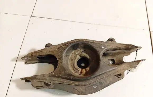 Mercedes-Benz C W204 Rear upper control arm/wishbone a2043521588