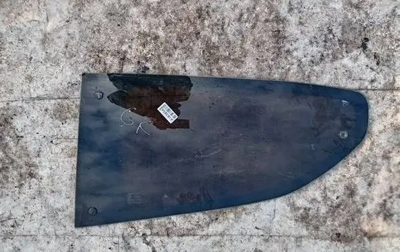 Rear door window glass