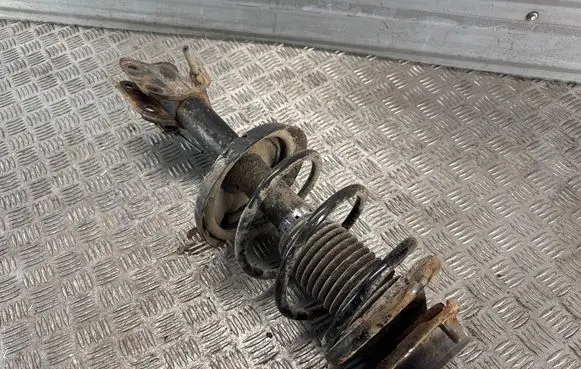 Subaru Forester SF Front shock absorber/damper
