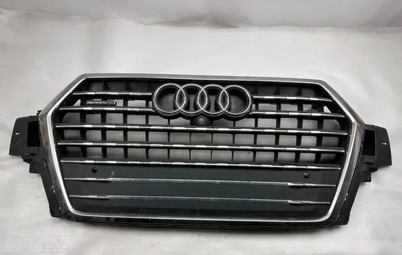 Audi Q7 4M Front bumper upper radiator grill 4M0807233C 4M0807233