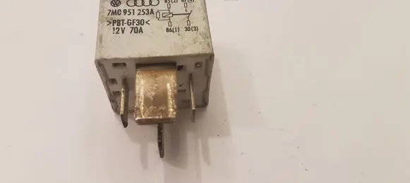 Volkswagen PASSAT B6 Other relay 7M0951253A