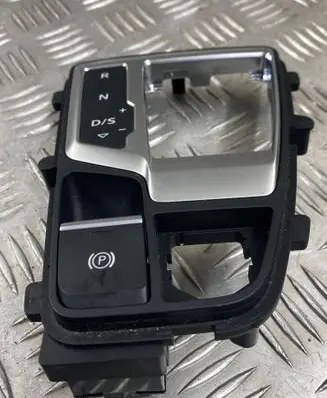 Audi Q5 SQ5 Gear shifter surround trim plastic 80B713111C