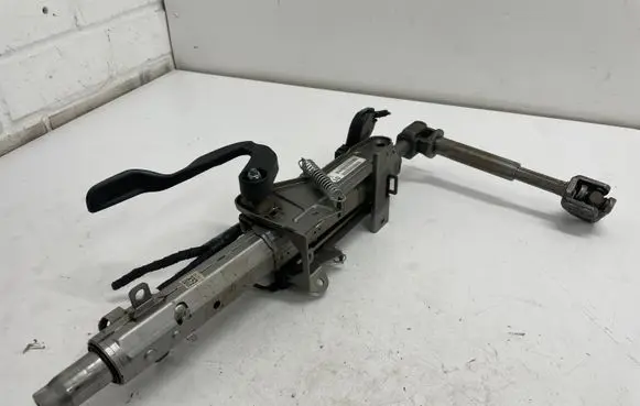 Volkswagen Jetta VI Steering wheel axle 1K1419502BG