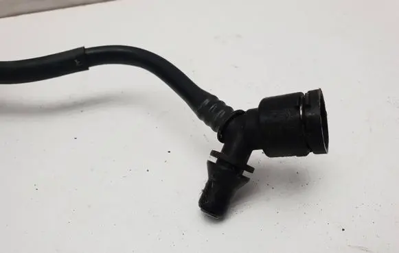 Land Rover Range Rover L322 Engine coolant pipe/hose 8518965 147218