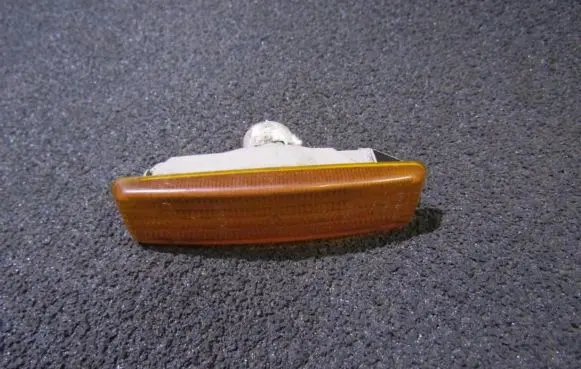 BMW 5 E39 Front fender indicator light 8360589