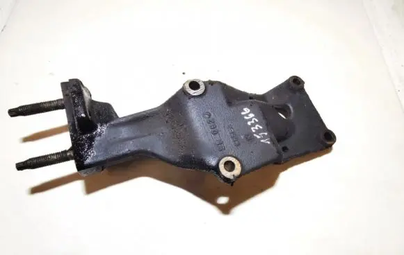 Ford Mondeo MK II Engine mounting bracket 93ff19e708ad