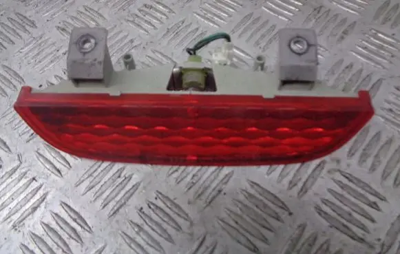 KIA Picanto Third/center stoplight