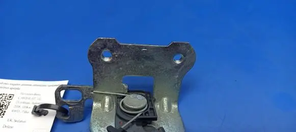 Mercedes-Benz C W204 Seat back rest lock catch A2049200572 12368