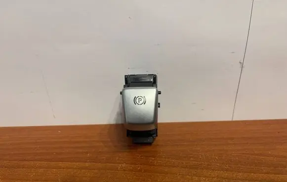 Mercedes-Benz E W213 Hand parking brake switch A2139053803 6113 HW150100