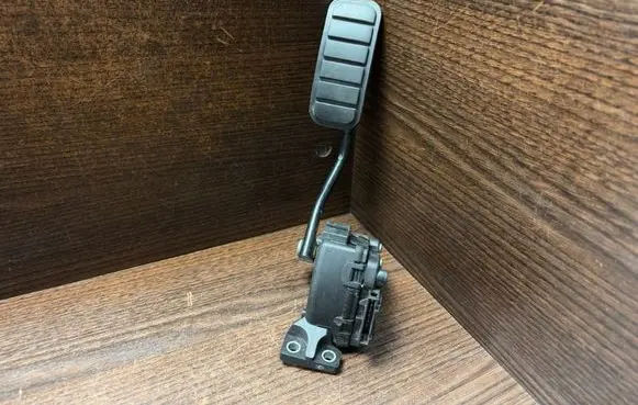 Renault Master II Accelerator throttle pedal 8200724059 6PV00811904