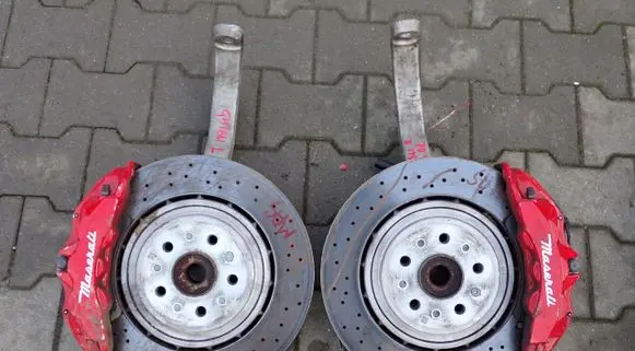 Maserati Ghibli Front wheel hub spindle knuckle AA10466