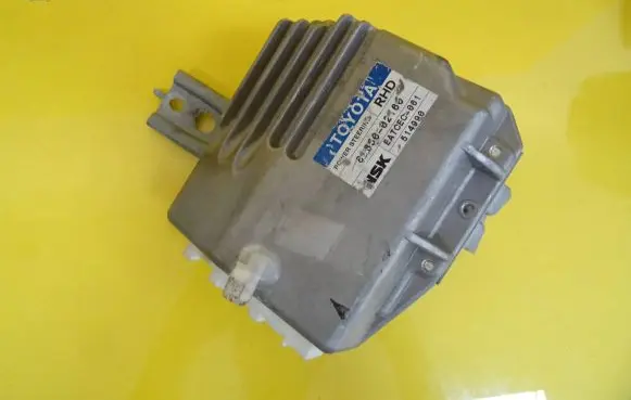 Toyota Corolla E120 E130 Power steering control unit/module 89650-02160