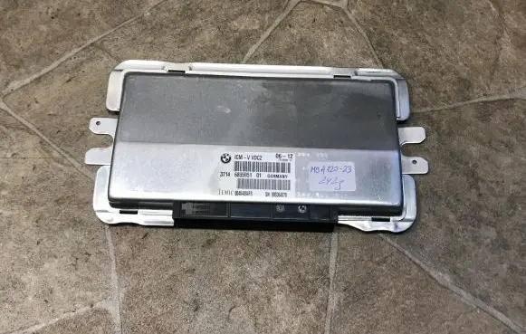 BMW 7 F01 F02 F03 F04 Air suspension control unit module (rear) 6855951