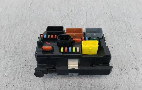 Peugeot 207 BSM Control unit 9667199780BSM-00