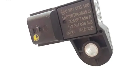 Mercedes-Benz A W176 Air pressure sensor 223657458R 0281006108