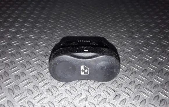 Renault Sandero I Electric window control switch 602227