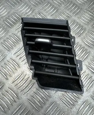 Opel Grandland X Dash center air vent grill YP00062977 002271