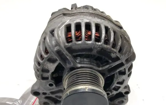 Volkswagen Scirocco Generator/alternator 03C903023A