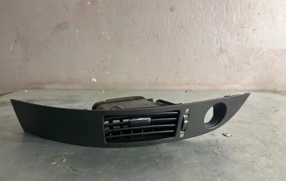 Toyota Corolla Verso AR10 Dash center air vent grill 5567064010 5568064020