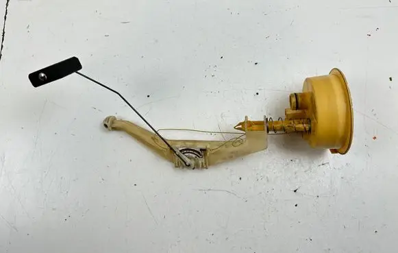 BMW X5 E53 Fuel level sensor 6763829
