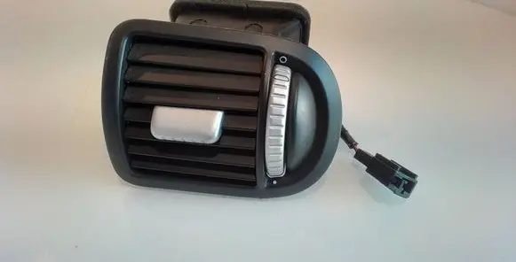 Porsche Cayenne (9PA) Dash center air vent grill 7L5819704A