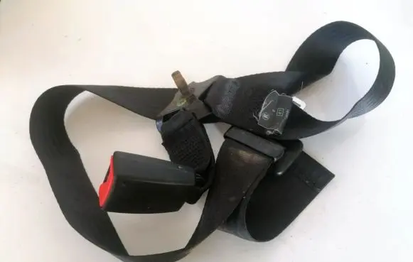 Ford Fiesta Middle seatbelt buckle (rear) 96fbb60044aa 96fb-b60044-aa