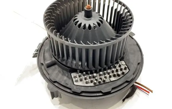 Volkswagen Golf VII Heater fan/blower 5Q1819021B