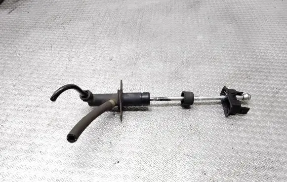 Clutch master cylinder