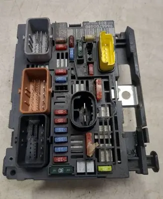 Peugeot Partner Fuse module 9666700480