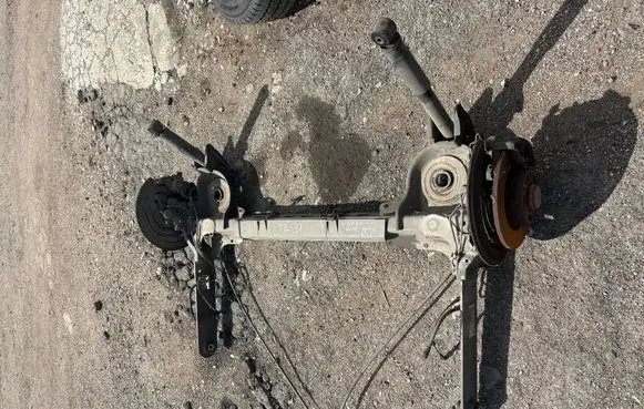 Opel Vivaro Rear axle beam 